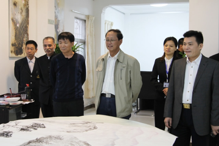 总后勤部滕文平首长莅临中心参观考察