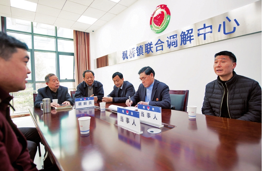 为什么要办好发展和安全两件大事？