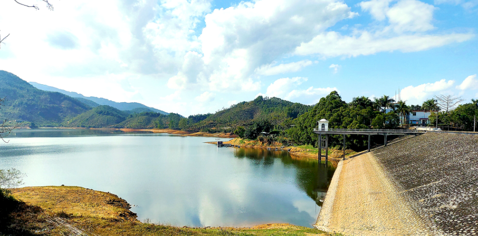 为中国式现代化提供坚强物质支撑——建设现代化产业体系，巩固壮大实体经济根基